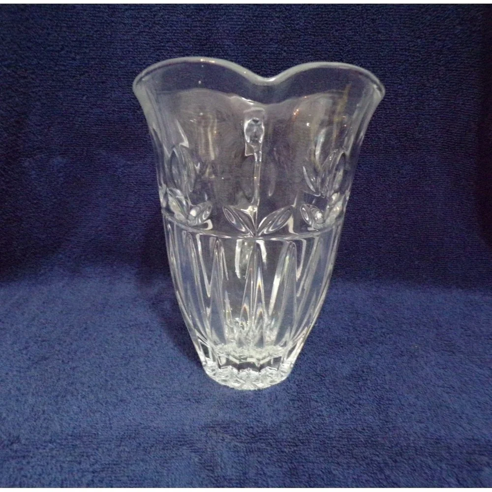 Block 24% Lead Crystal Tulip Garden 32 oz‎ Water Pitcher Hand Cut Poland Y3915